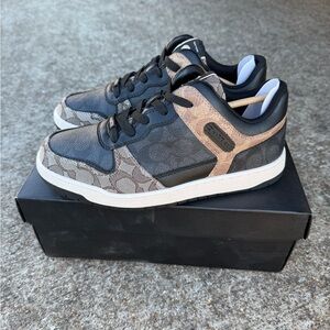 NEW Coach Women’s 7 Sneakers, C201